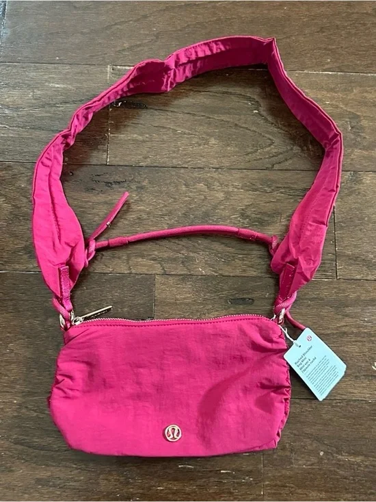 Lululemon Convertible Ruched Strap
Crossbody Bag Mini *1.5L Berry NWT - Picture 5 of 15